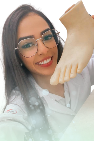 Priscila Gomes, podóloga em Belo Horizonte, com atendimento a domicílio