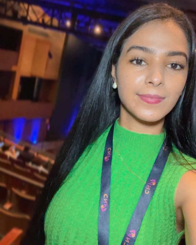 Podóloga Priscila Gomes em congresso de podologia